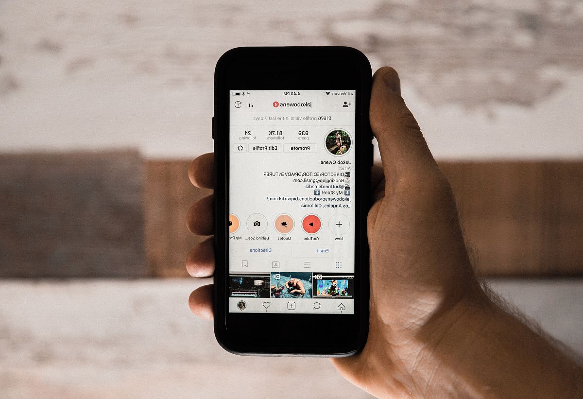 person holding space gray iPhone 6